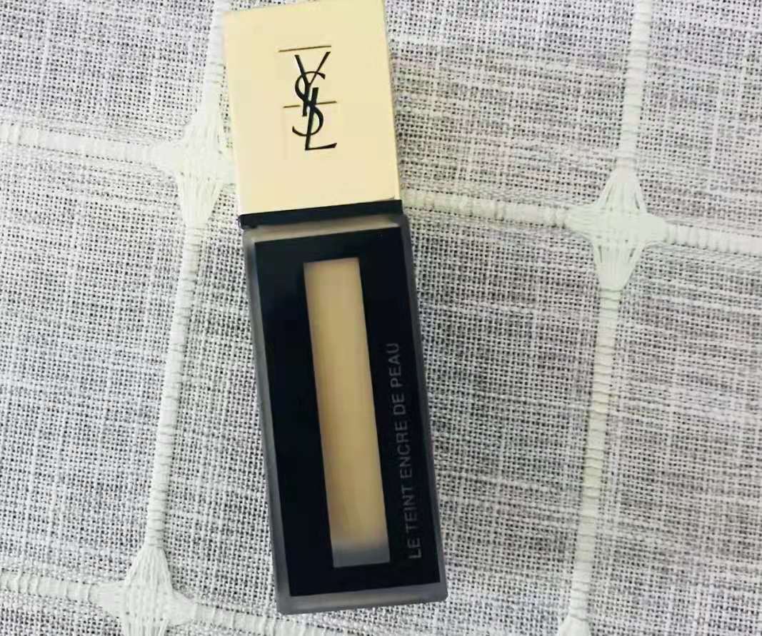 兰蔻粉底液小气泡遮瑕持久,兰蔻和ysl粉底液哪个适合干皮遮瑕