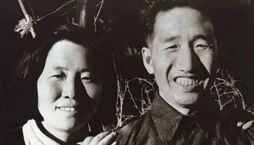 “布衣元帅”*向前徐**,年轻时曾加入国民*党**,有一件事令他抱憾终身