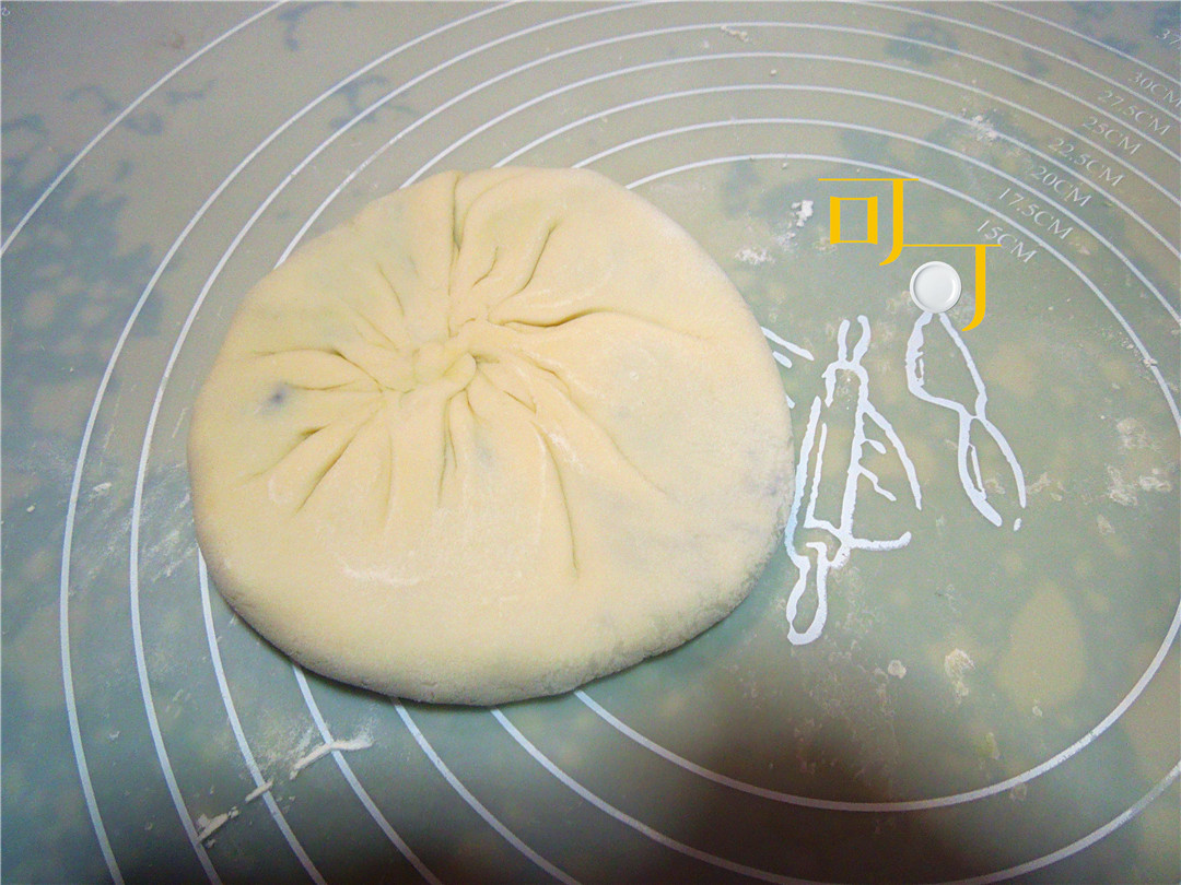 家里多出的饺子馅怎么办？做两个煎饼吃，太香啦