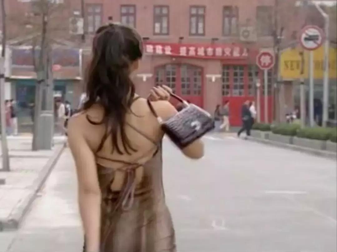 消失15年的万人迷又上热搜，这才是隐藏最深的女性教科书