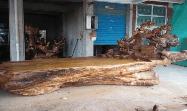 老宅挖出6米金丝楠乌木,四川老农盖房挖出金丝楠