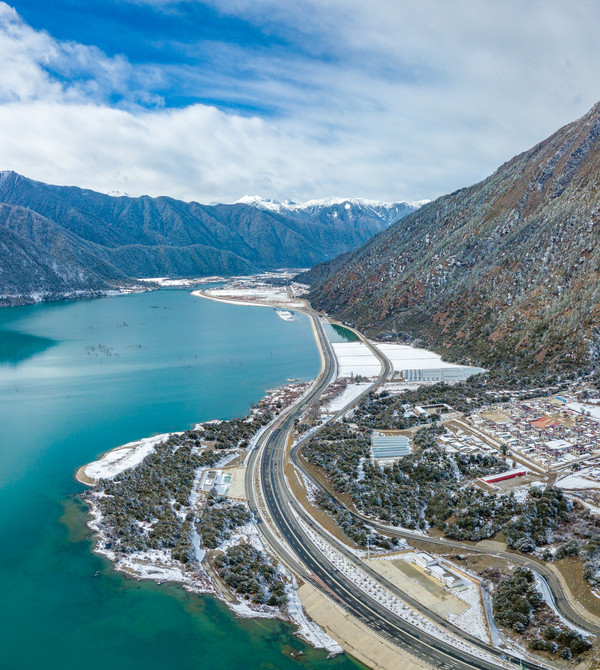 西藏最美龙沟大桥,川藏线最美交界大桥