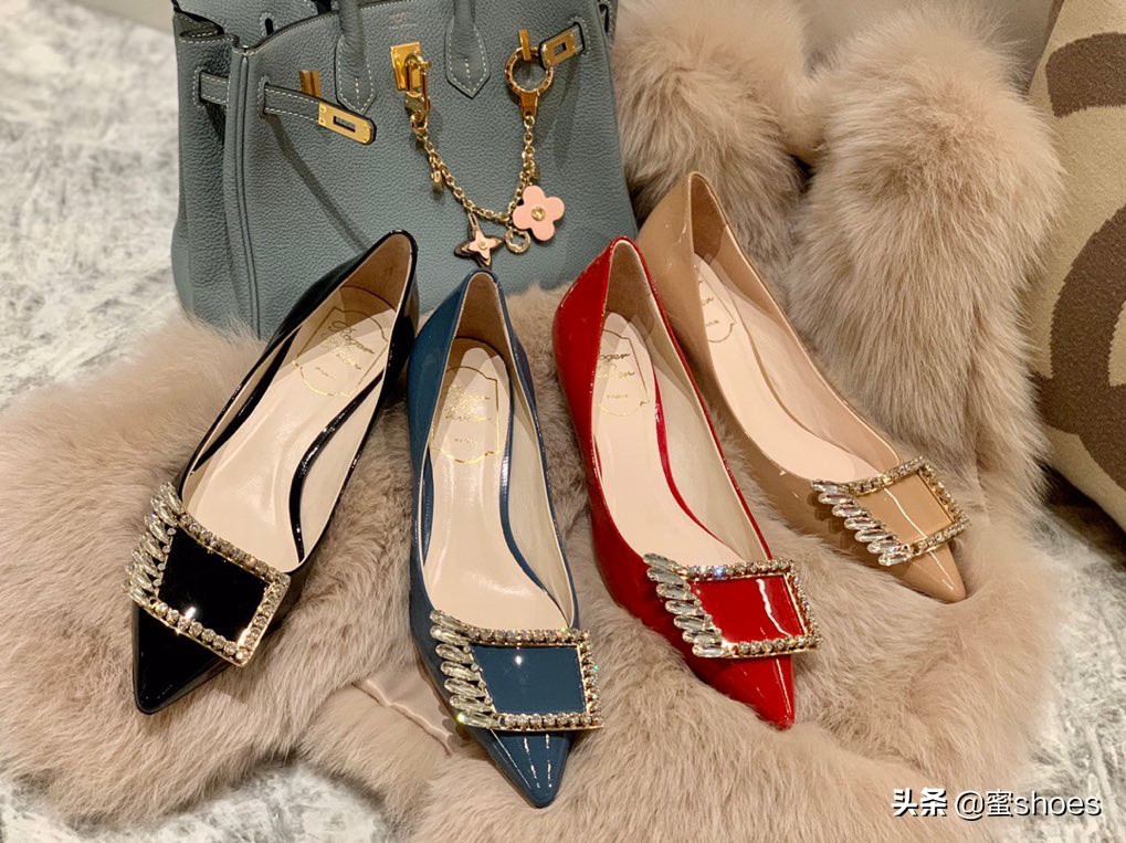 rv方扣高跟鞋正品,rv方扣漆皮高跟鞋黑色