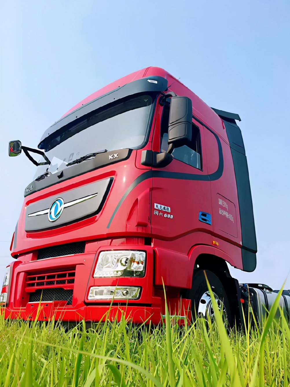 东风天龙旗舰重卡最新款图片,东风天龙旗舰版600马力配置单