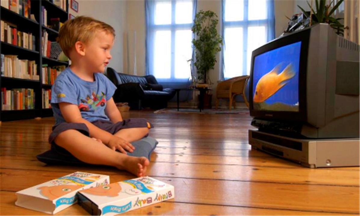 “天天看电视”的孩子，和“不看电视”的孩子，这3个差距很明显