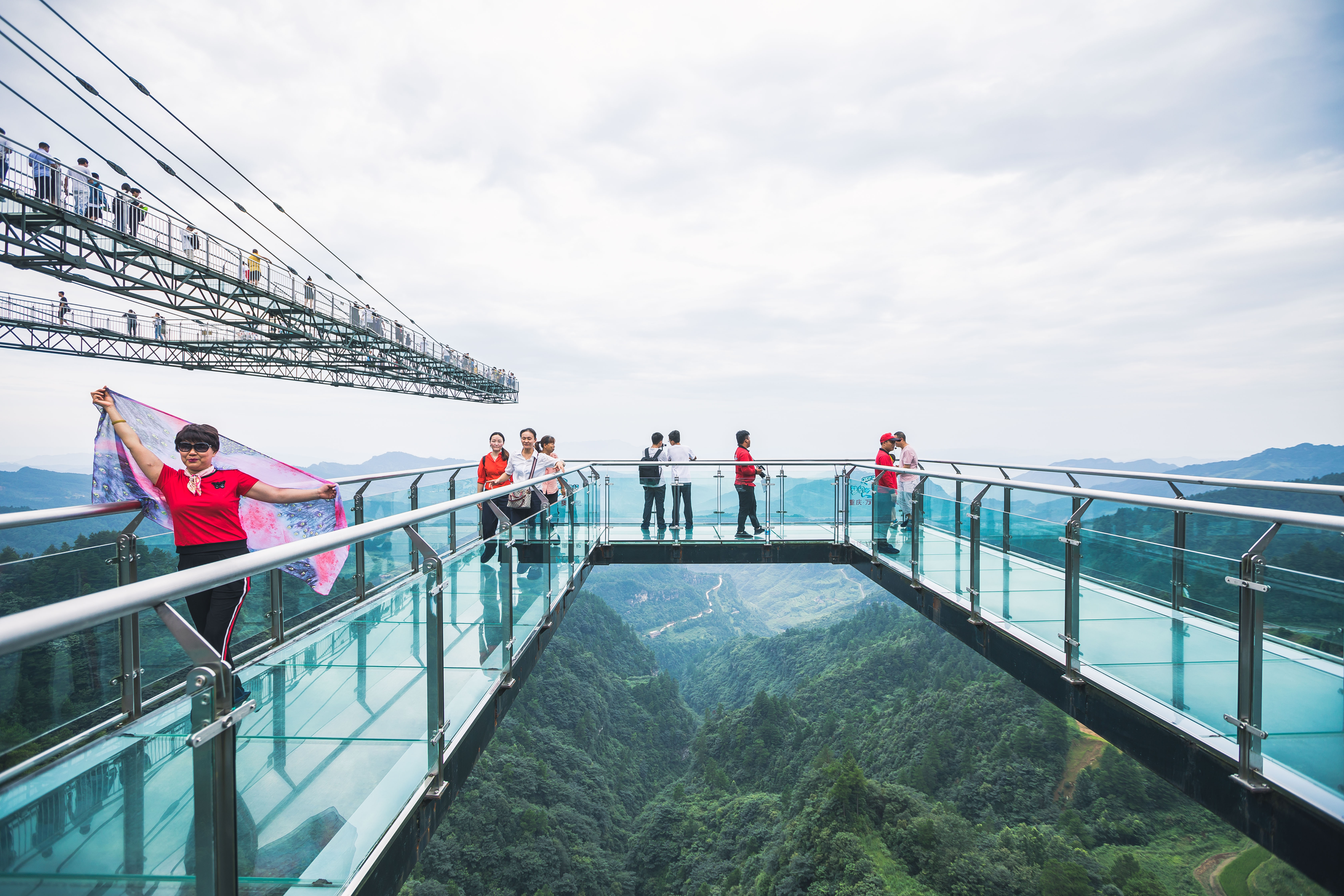 第一次去重庆奥陶纪应该怎样玩？真如抖音上那么刺激？亲自试试吧