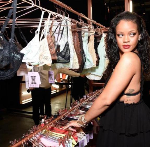 山东天后蕾哈娜代言,山东天后蕾哈娜走马现场版