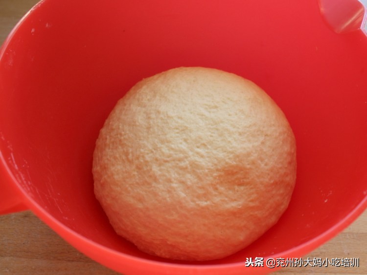 自家炸油条面的做法,家庭自制老面发面油条的做法