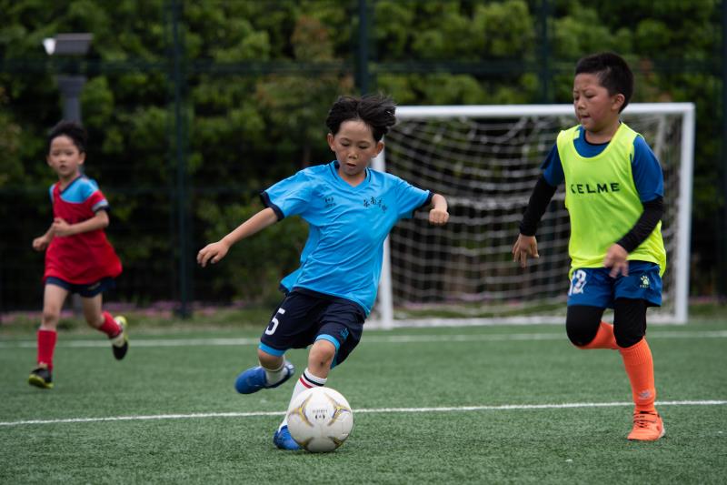 儿童足球训练昆明,少儿足球训练基本功教学