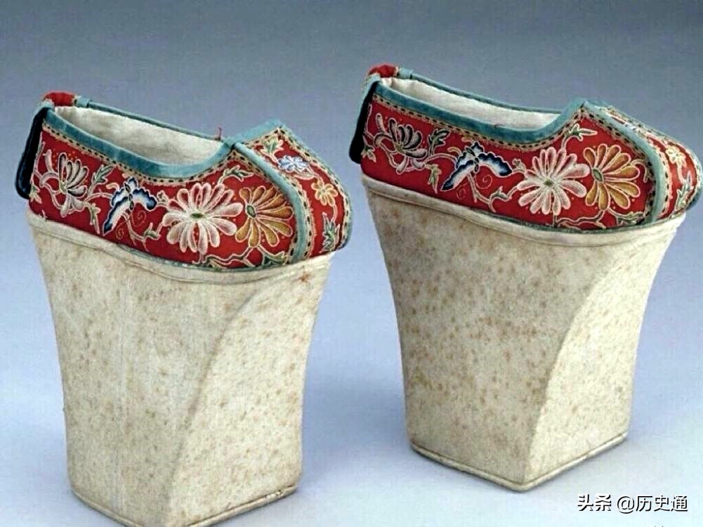 一群生不逢时的旗人儿媳妇，年龄比婆婆小，长得却比婆婆老