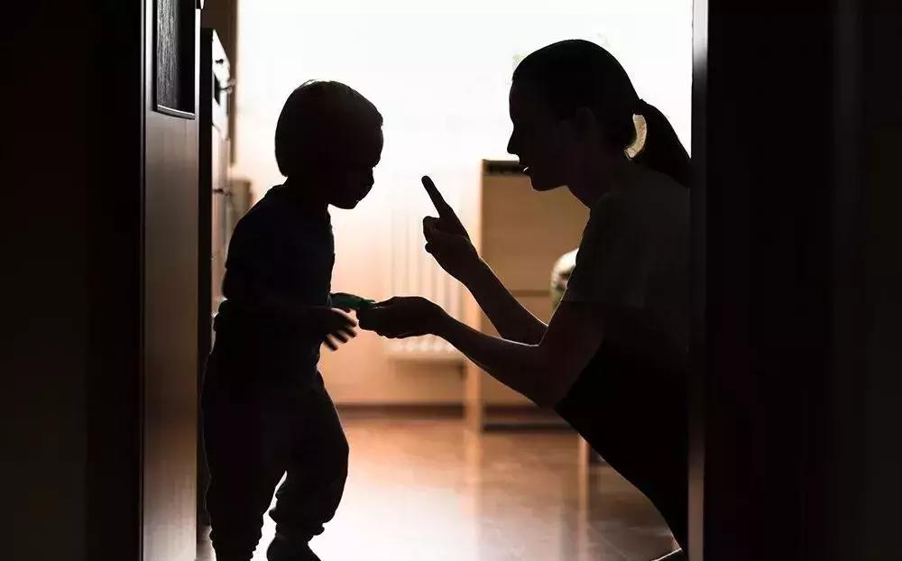 惩罚小孩最有效的方法,惩罚孩子的十个有效方法