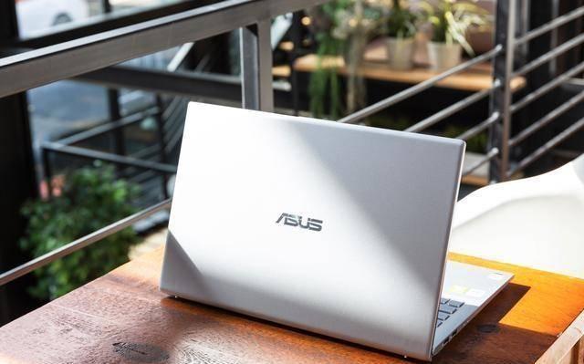 被薇娅推荐的高性价比入门轻薄本，华硕VivoBook15s太“香”