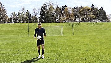 足球临门一脚训练,足球训练中怎么提高头球防守