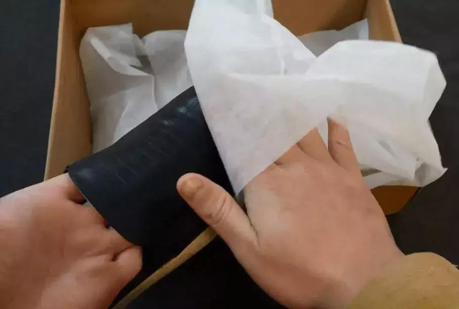 买完鞋子的鞋盒值不值得收藏,买20年的鞋