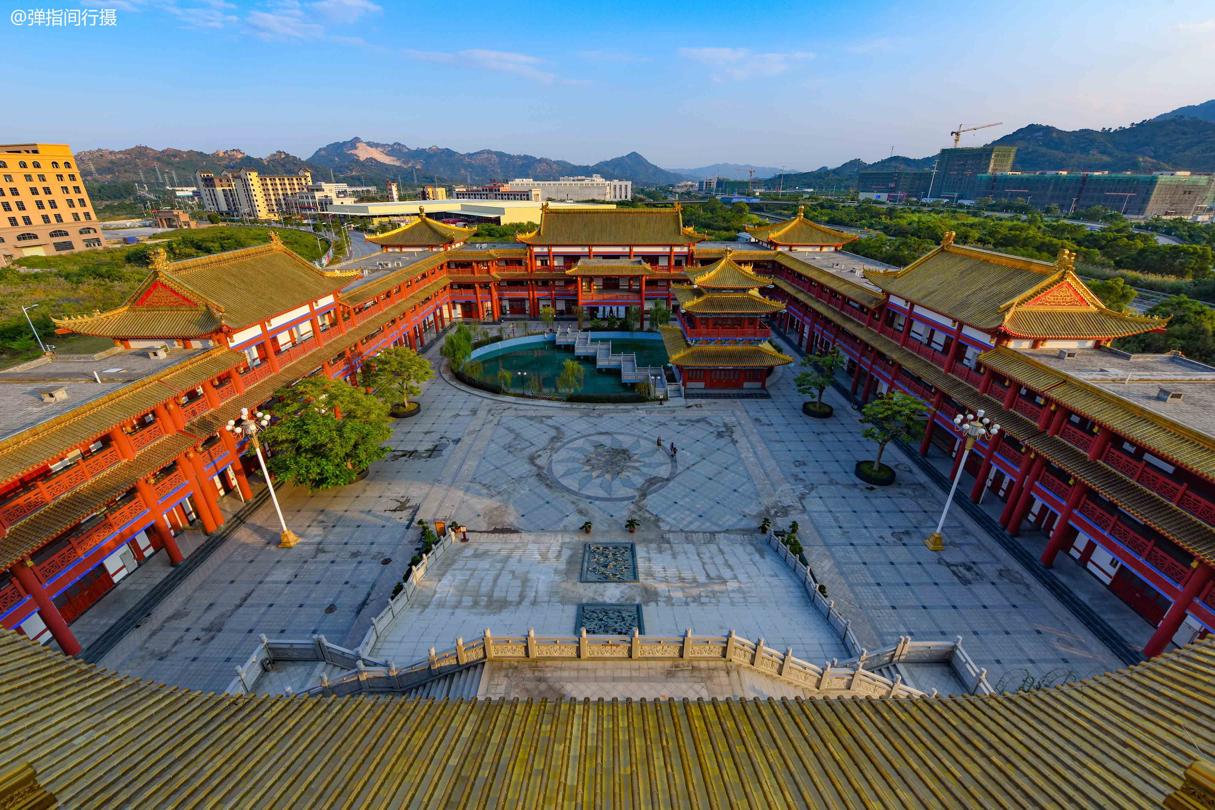 潮州版“黄鹤楼”，由中药世家斥巨资兴建，纪念一位妇幼科女医师