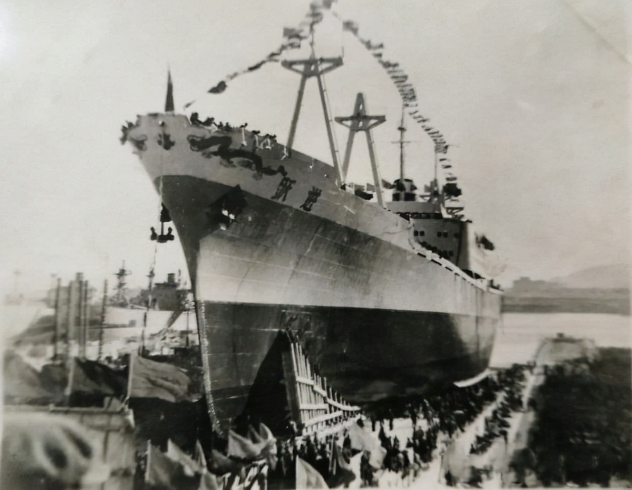 中国第一艘远洋巨轮沉海,中国东风号万吨巨轮结局如何