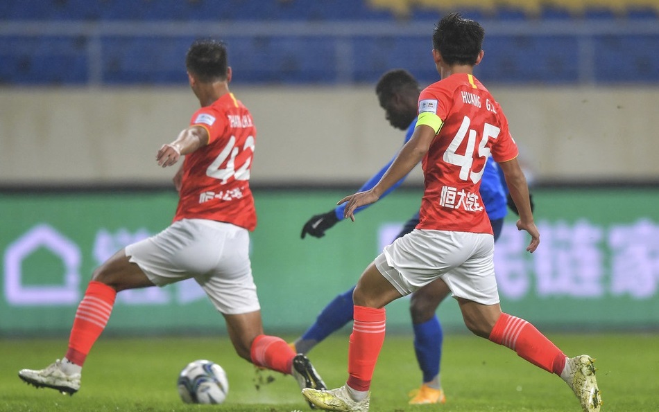 昆山3-0大胜中超青岛队,昆山恒大