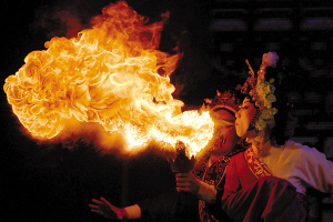 秦腔游西湖吹火绝技,秦腔绝活吹火代表什么