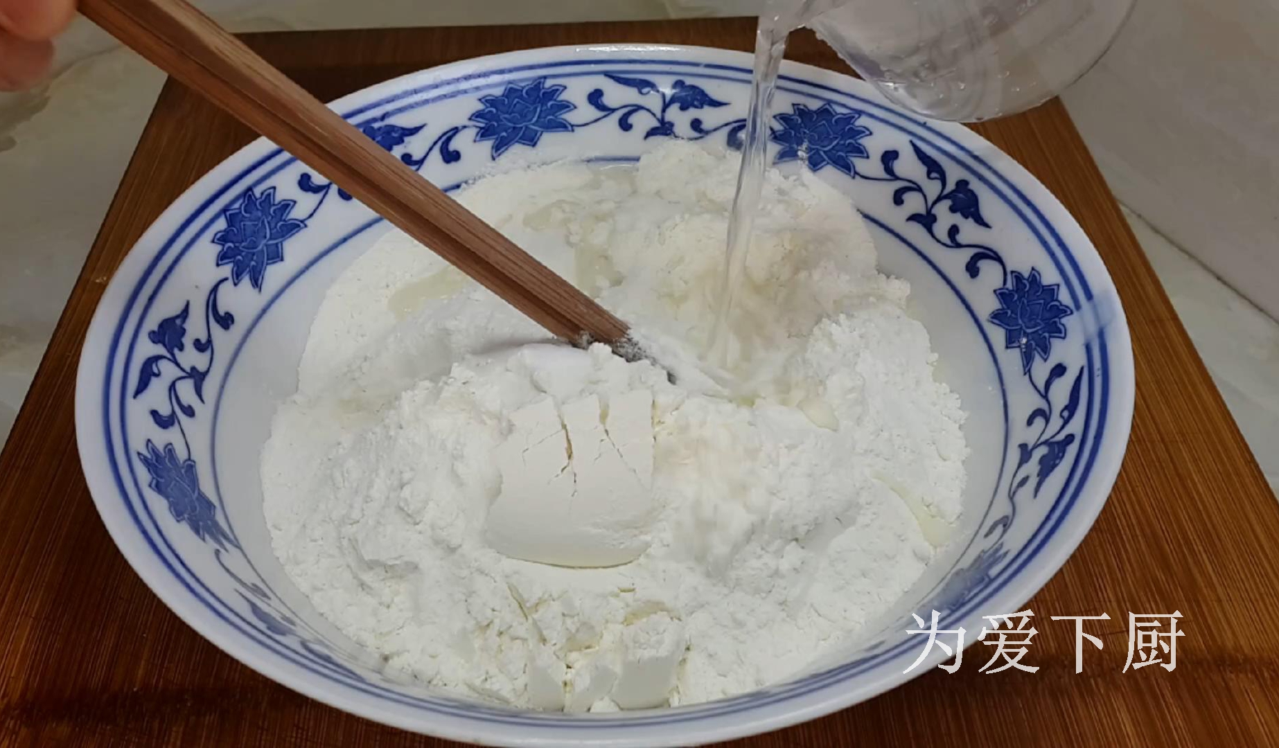 以后面条就这么做，不擀面不切面，筋道零失败，比吃凉皮都过瘾