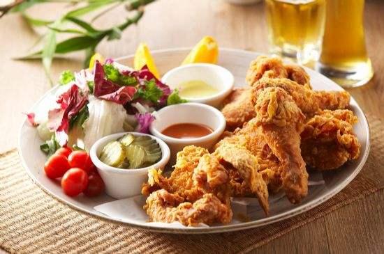 明明不饿就是想吃食物是什么原因,六种情况不饿想吃东西