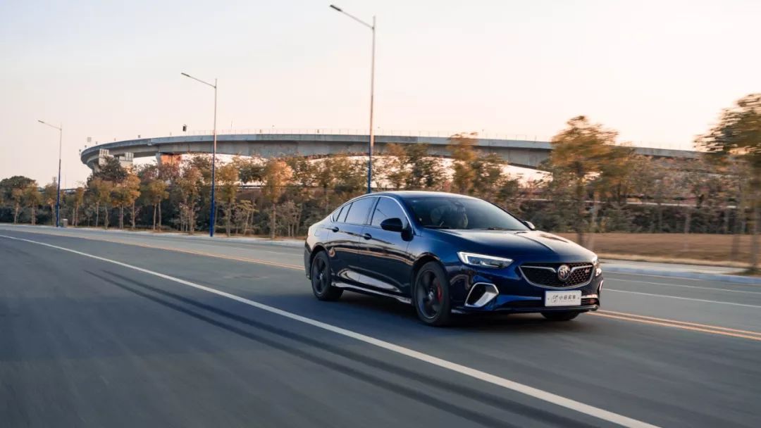 君威gs和君威gs哪个更好,买21款君威gs的十大忠告