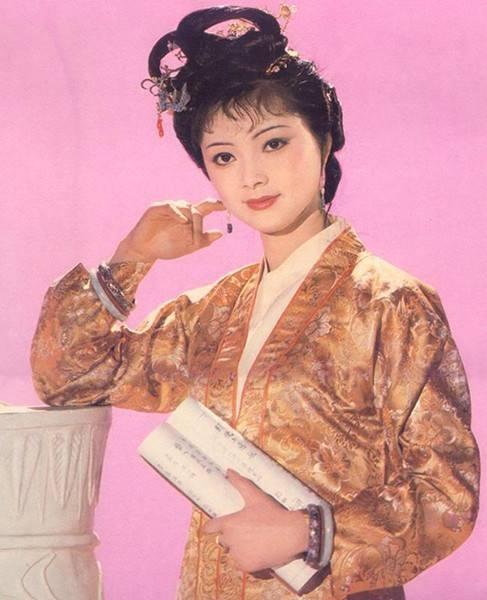 宝钗是贾母的什么人,宝钗是林黛玉的什么人