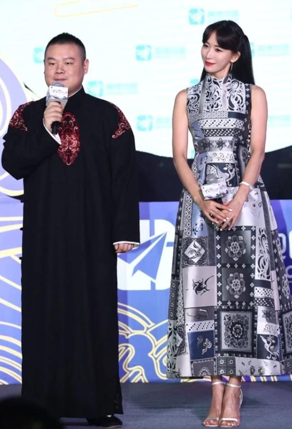 脚宽的女生适合穿的鞋,脚宽的女人好吗