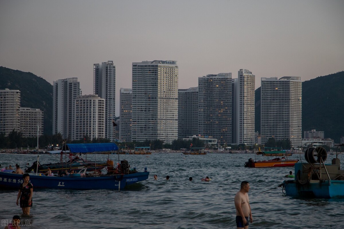 绕着富人转的假名媛，欲用PPT骗取银行2000万，曾半夜被赶出酒店