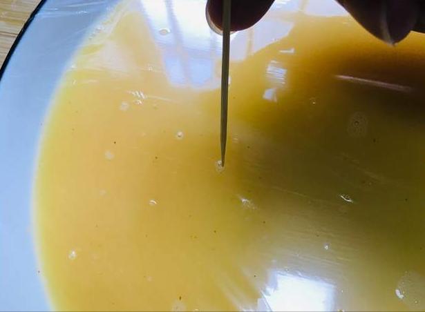 蒸鸡蛋羹中间不熟怎么办,鸡蛋羹隔水一般要蒸几分钟甜的