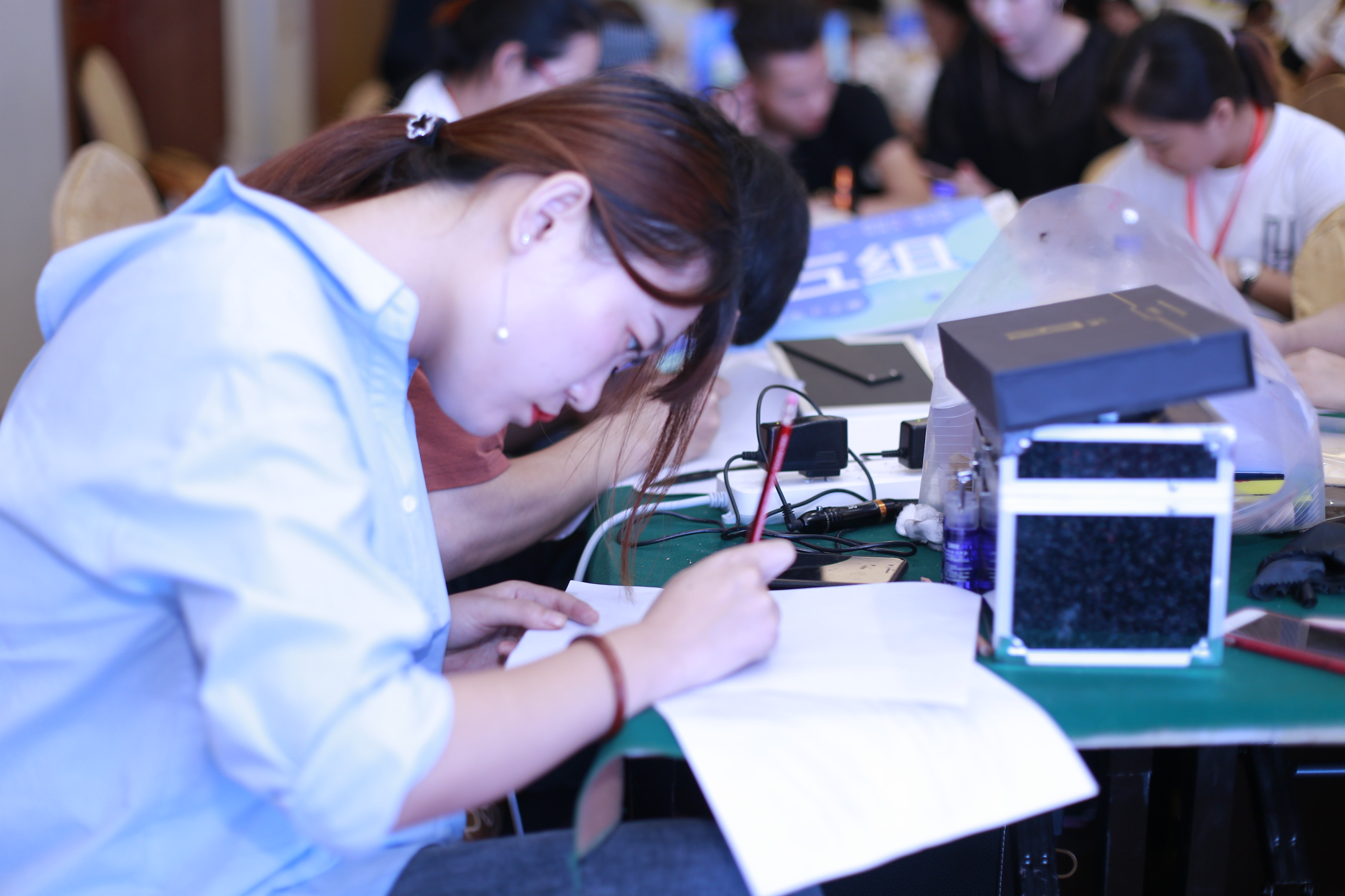 水雾眉和粉墨眉哪种好看,水雾眉和粉墨眉的区别哪个好