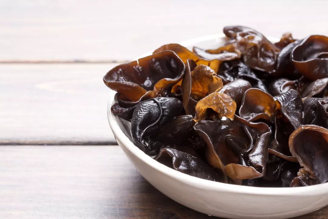 木耳怎样吃不会中毒,什么情况下的木耳不能吃