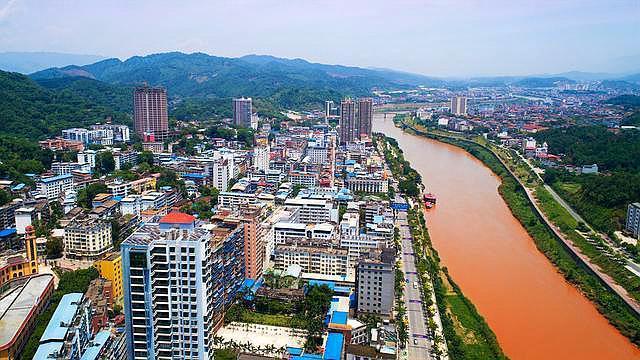 中越边境一河之隔越南美女,与越南一水之隔