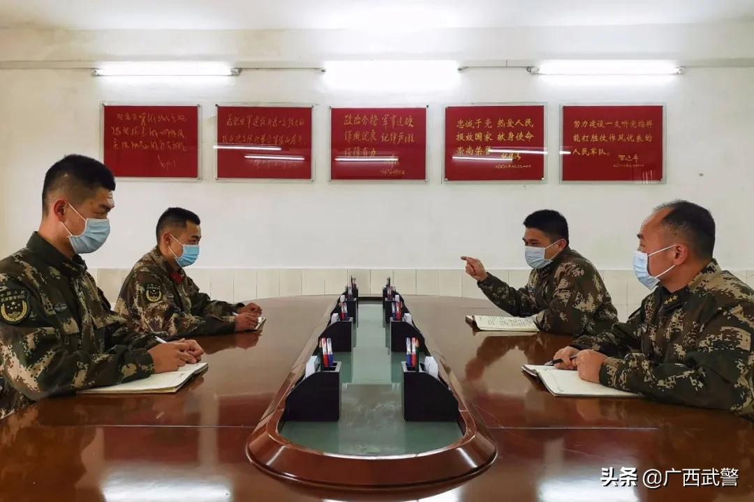 这次，中队长把厕所砸了！