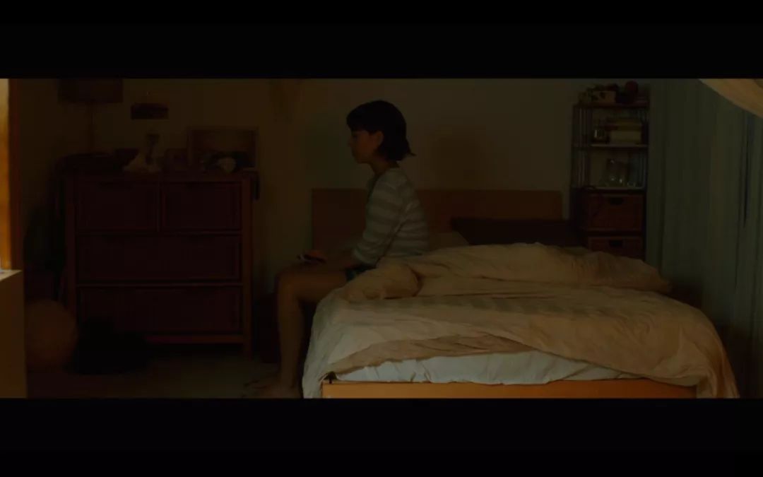 情趣内衣正在派送，我们正在分手