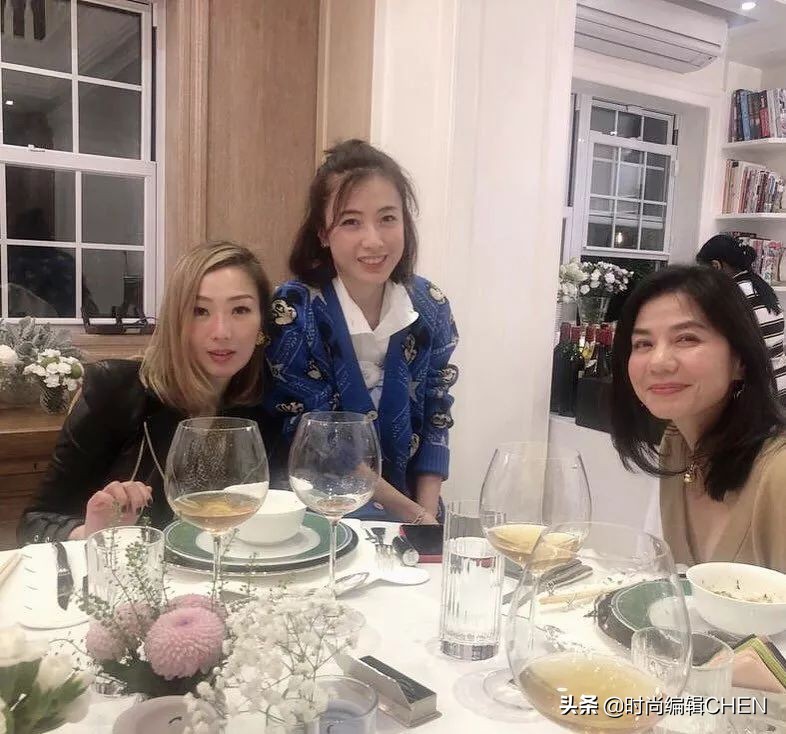 刘銮雄娇妻,刘銮雄携娇妻恩爱亮相