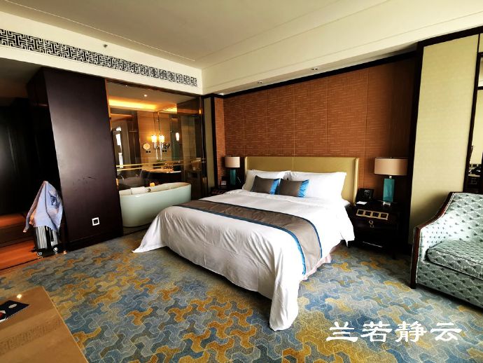 厦门源昌凯宾斯基吃一顿饭多少钱,厦门源昌凯宾斯基酒店大堂