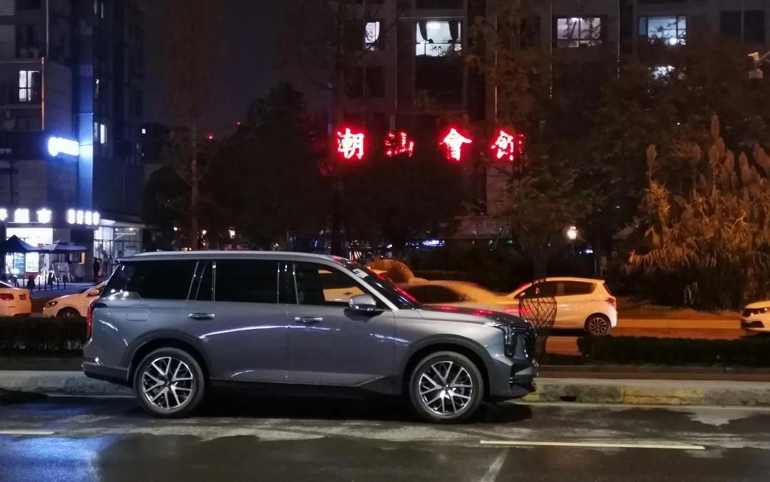 2017款传祺gs8320t两驱7座油耗,广汽传祺gs8油耗测试能跑多远