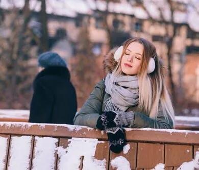 波司登斥重金进入纽约时装周,波司登羽绒服和加拿大鹅哪个好