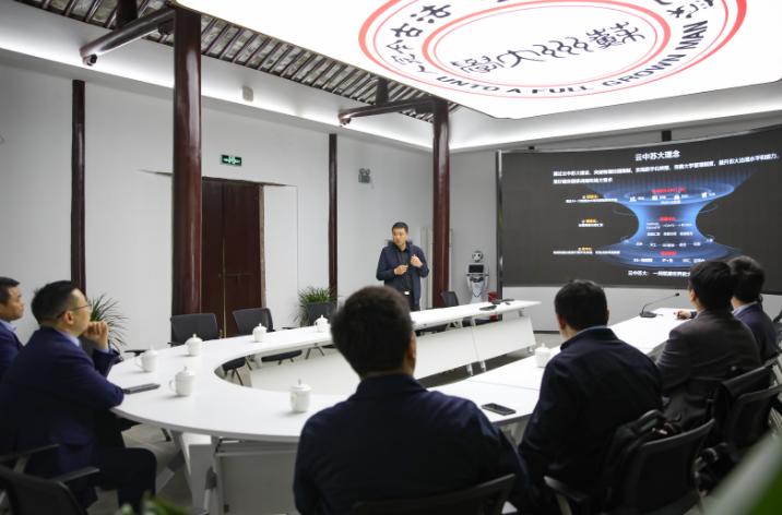 大动作！近日，华为总裁到访江苏这所一流大学！