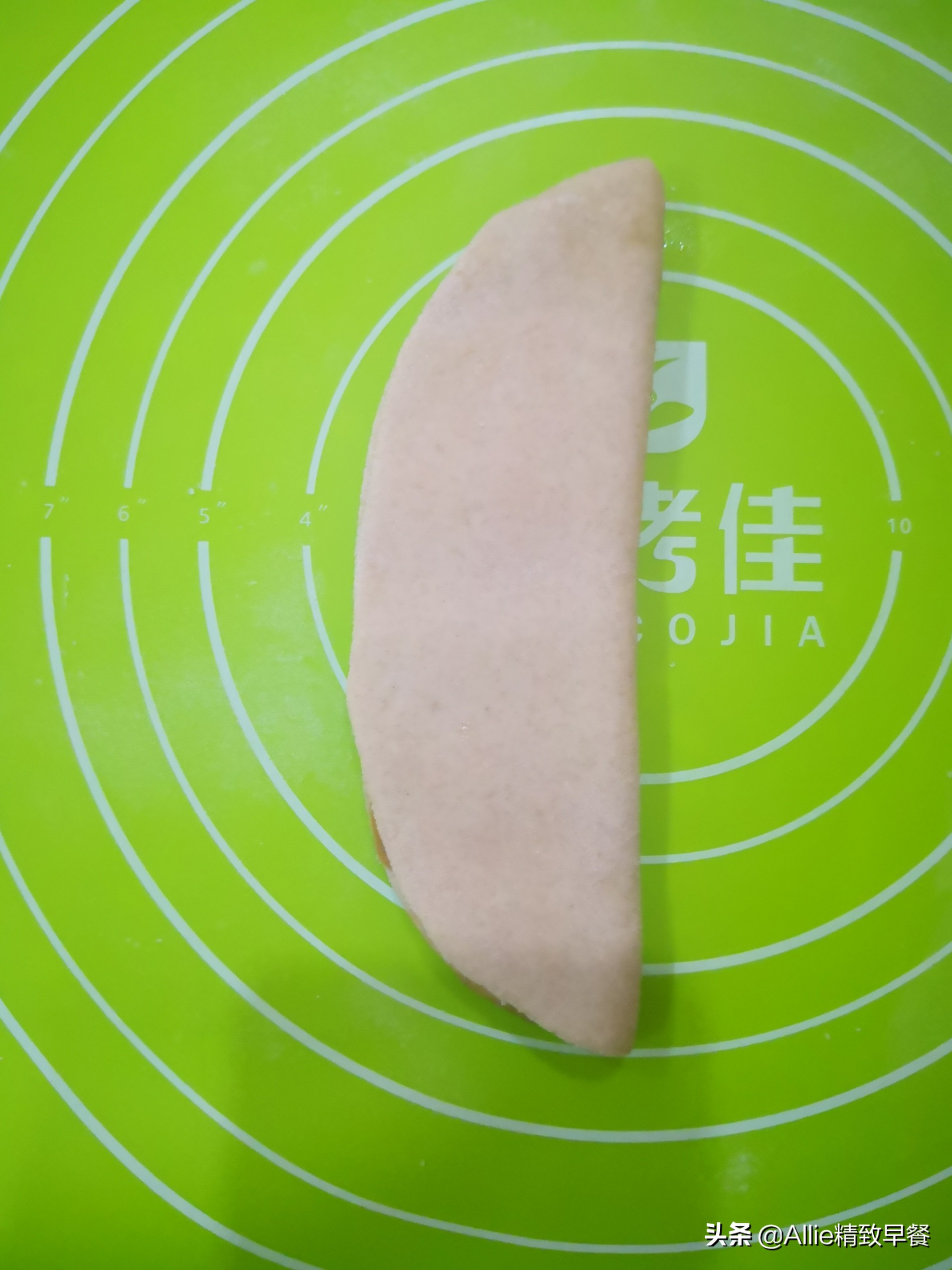 酥酥烧饼正宗做法,五香酥烧饼做法大全