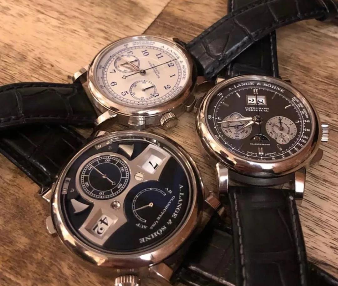 刚买的机械表里面进水了,机械表里进水了