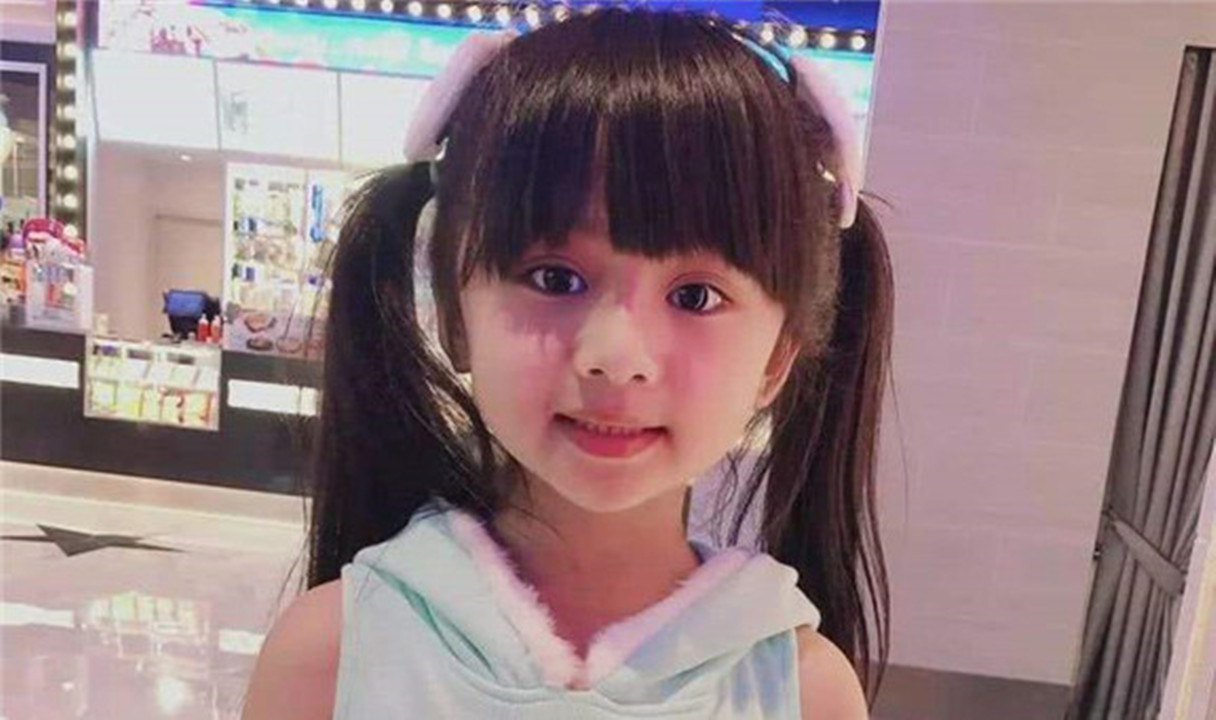 泰国6岁女童获选美冠军素颜,泰国6岁选美冠军卸妆后的样子