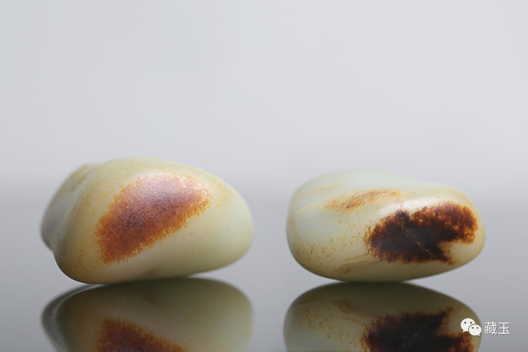 新疆和田玉籽料三色玉龙题材吊坠,和田玉籽料三色青花籽料多少钱