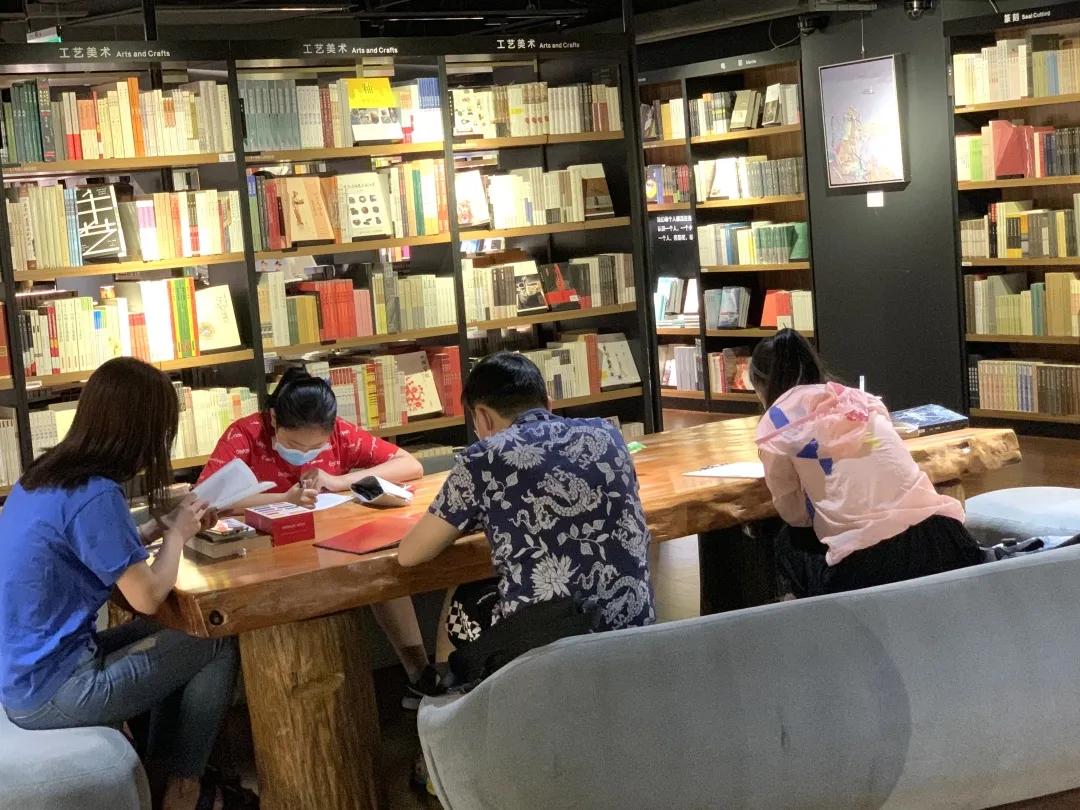 用阅读触摸成都｜在成都不能错过的10家书店（下）