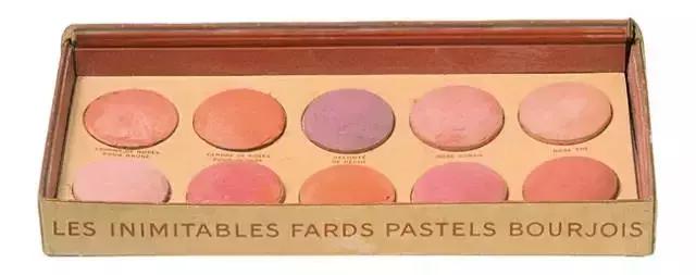 你用过的化妆品居然有百年历史，100年前睫毛膏竟然是渣男最爱？