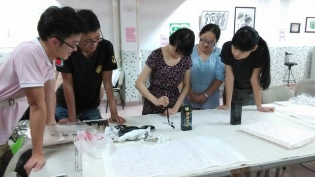 毛笔书法站姿,书法站姿