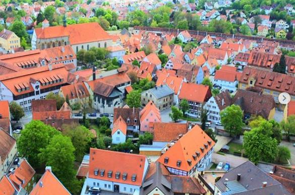 陨石撞出最贵小镇！城墙内镶“7.2万吨钻石”闪闪发光