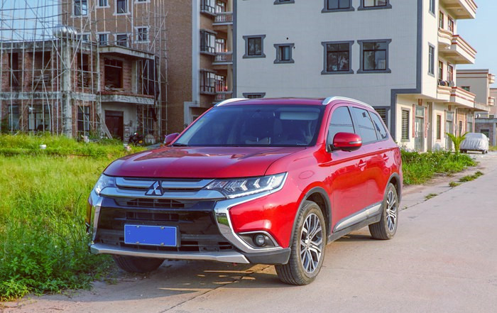 欧蓝德选2.0还是2.4油耗差别大吗,欧蓝德荣耀版配置油耗