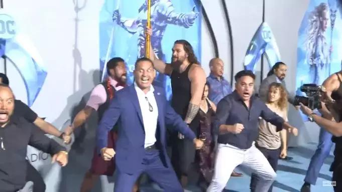 这个男人的胴体刷爆了你的朋友圈