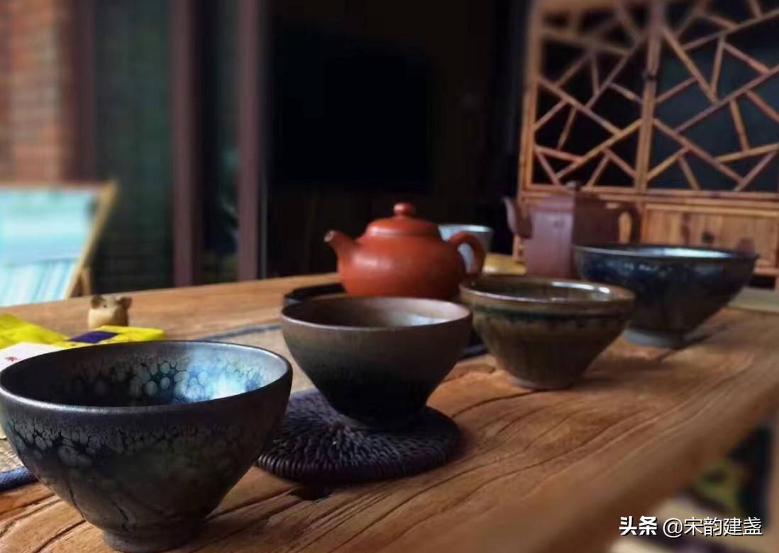建盏喝茶理想的器皿,喝茶赏建盏